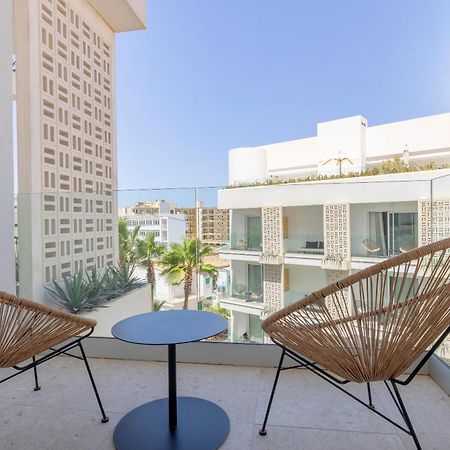 فندق هوتل أيرون بارك بلايا ذي بالما المظهر الخارجي الصورة A balcony at the hotel