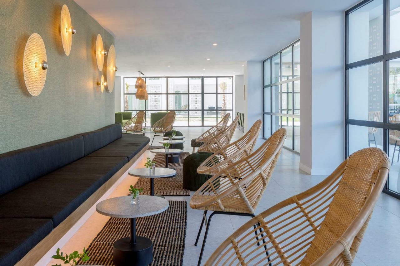 فندق هوتل أيرون بارك بلايا ذي بالما المظهر الخارجي الصورة The lounge at the airport